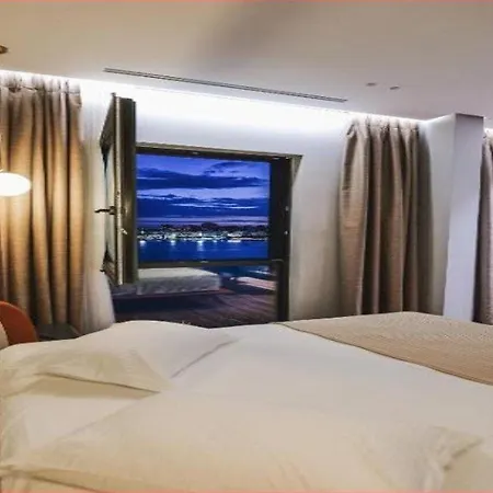 Hotel Butrinti 4*